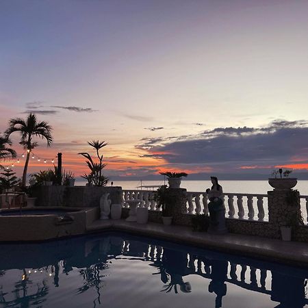 Sunset Beach Resort Moalboal Esterno foto