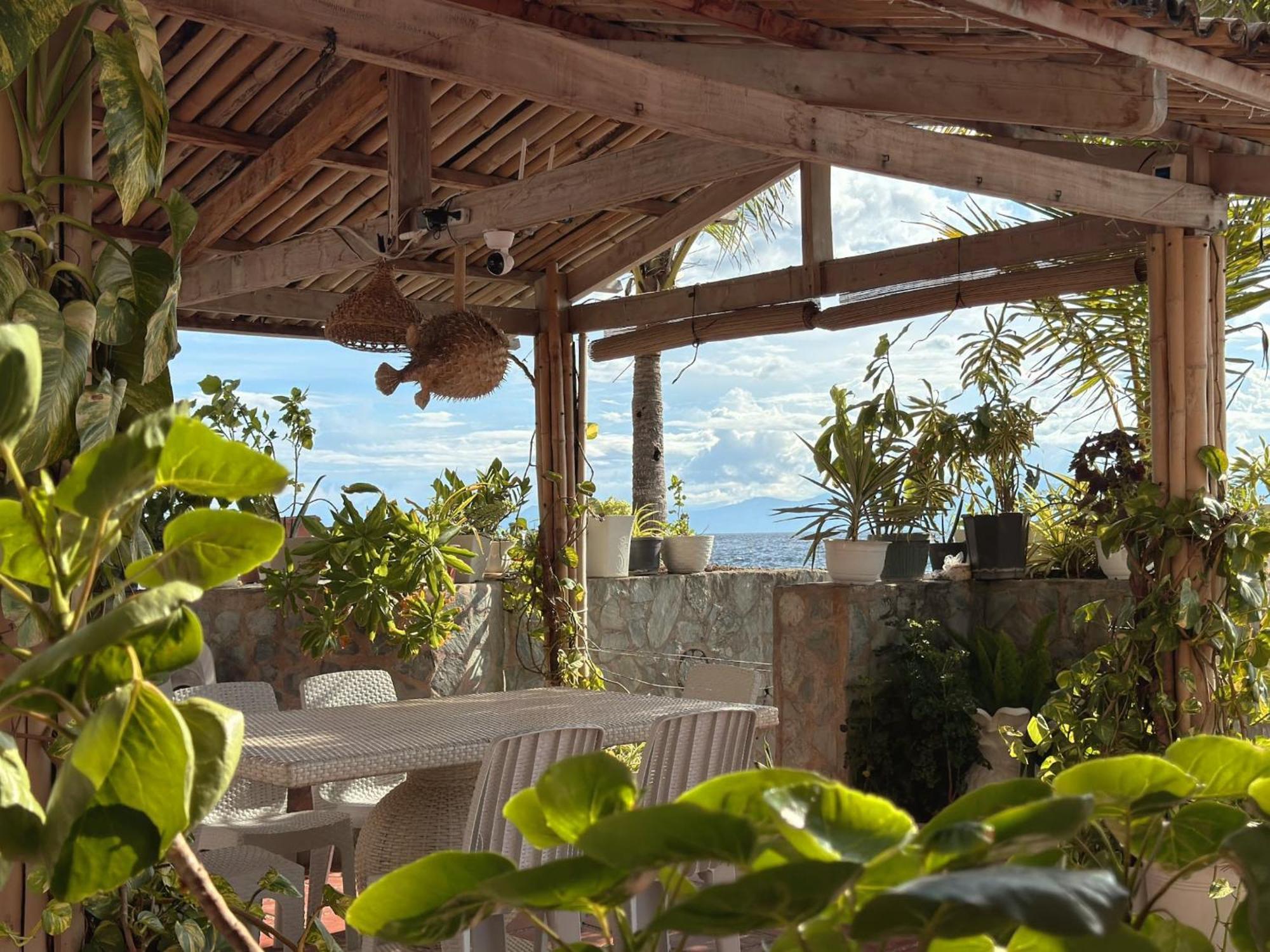 Sunset Beach Resort Moalboal Esterno foto