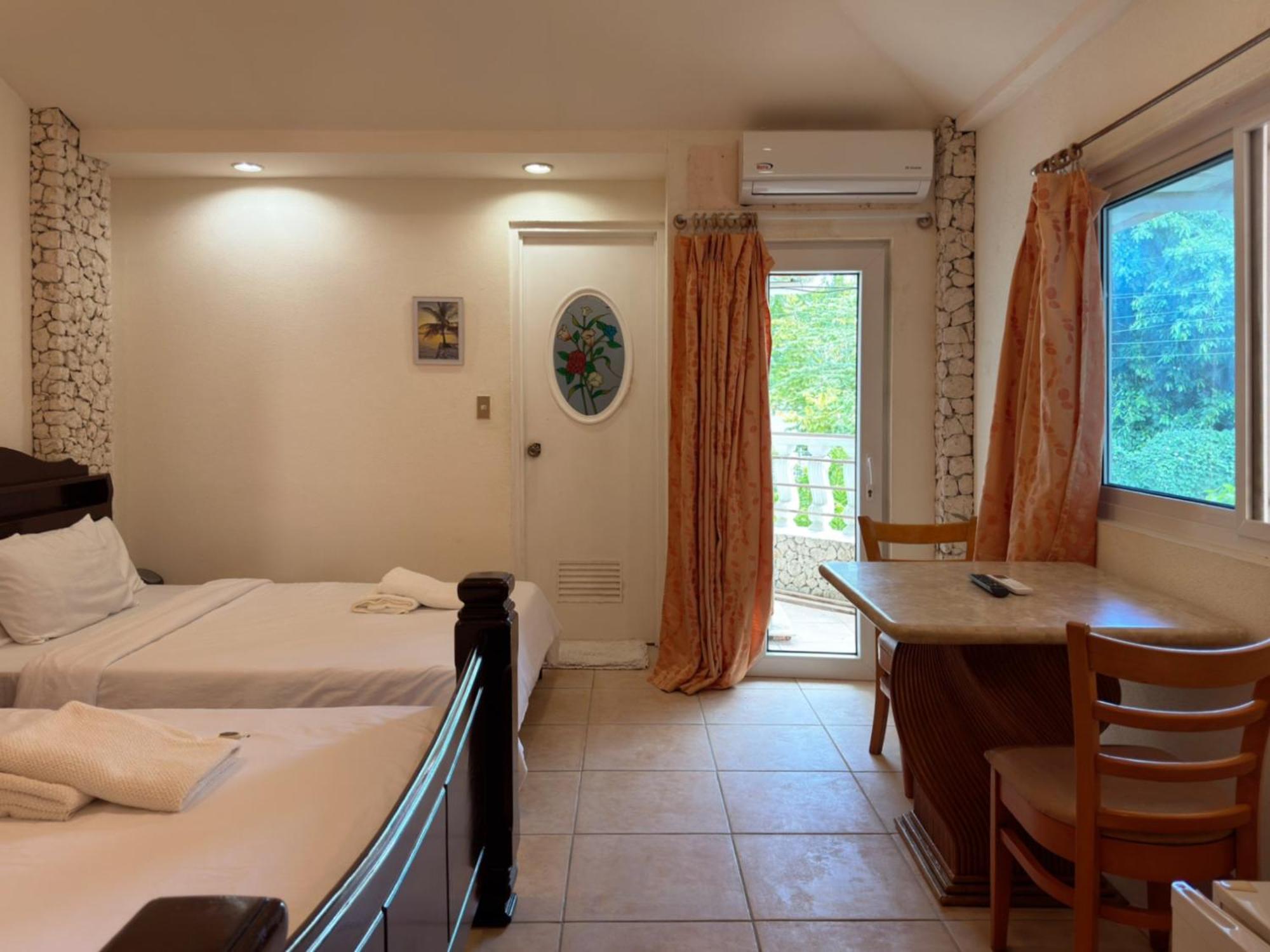 Sunset Beach Resort Moalboal Esterno foto