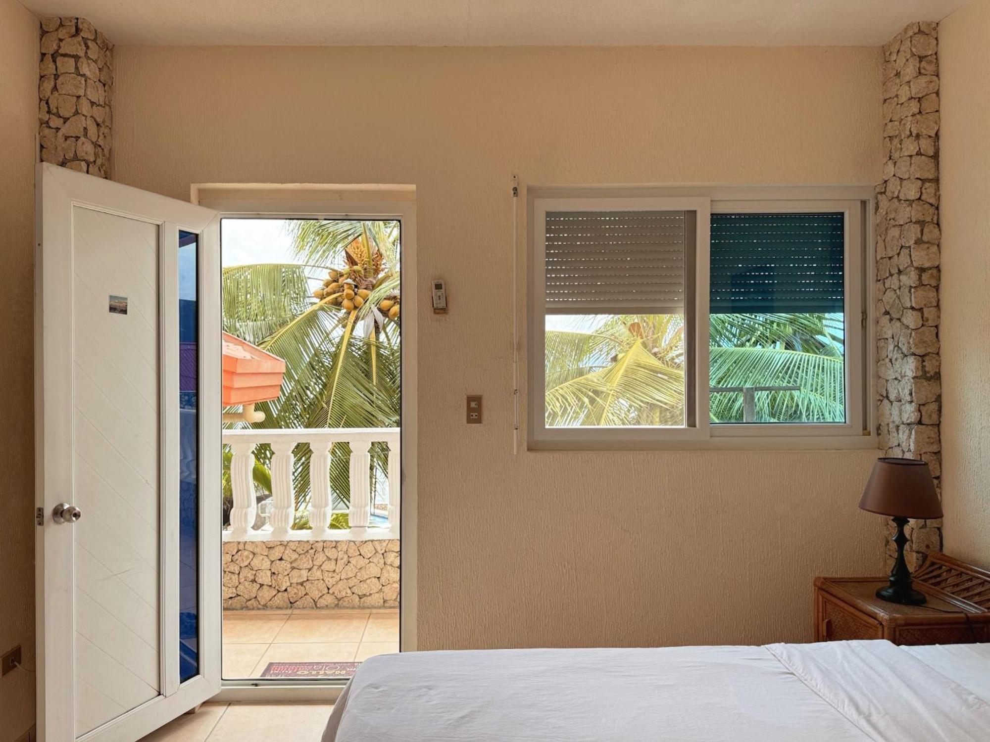 Sunset Beach Resort Moalboal Esterno foto