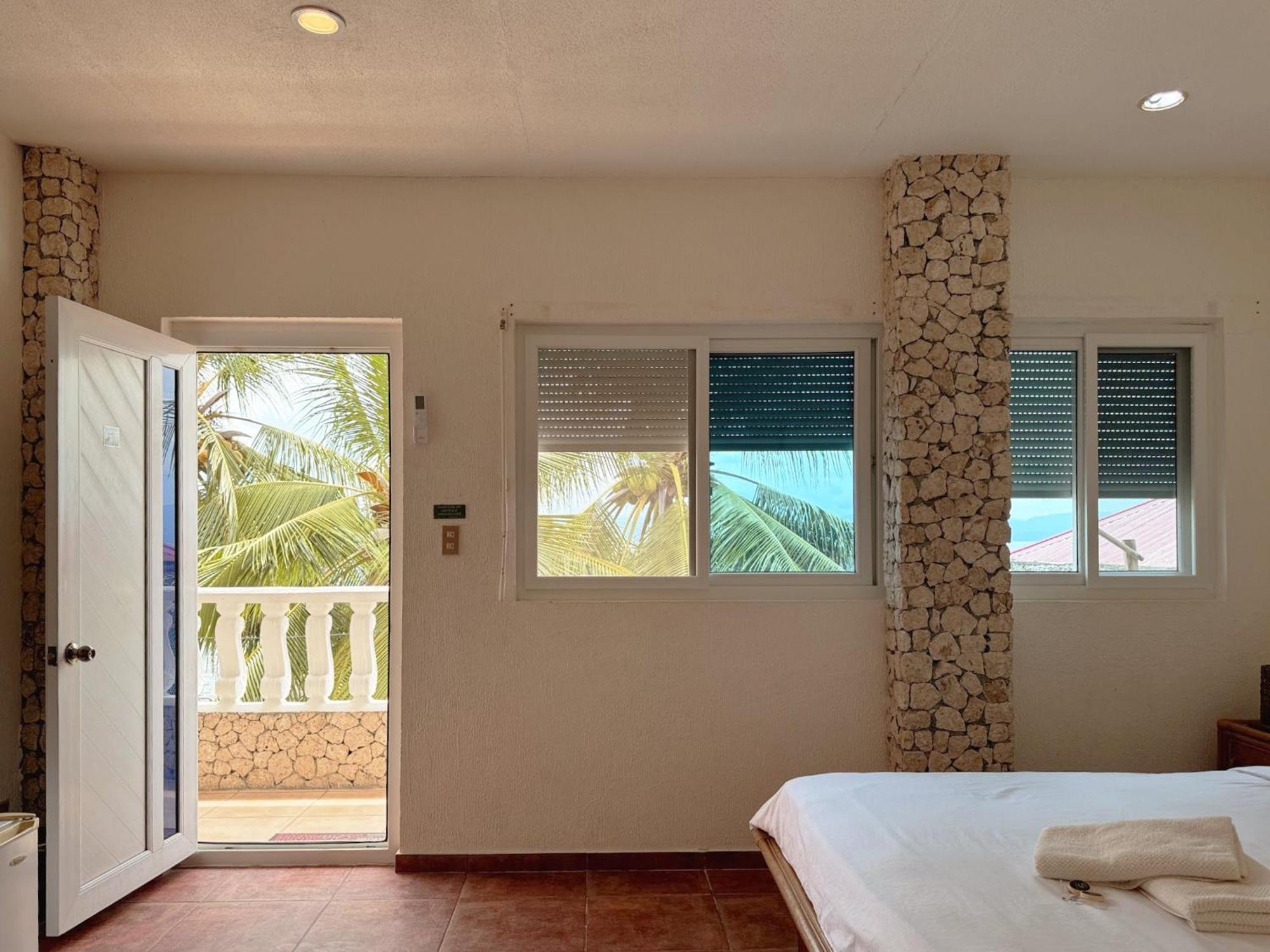 Sunset Beach Resort Moalboal Esterno foto