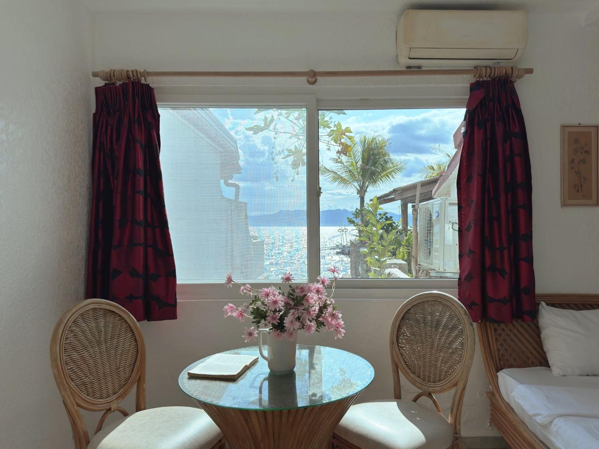 Sunset Beach Resort Moalboal Esterno foto